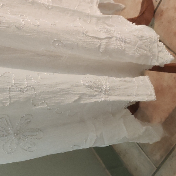 16/18 embroidered maxi skirt - Picture 4 of 4